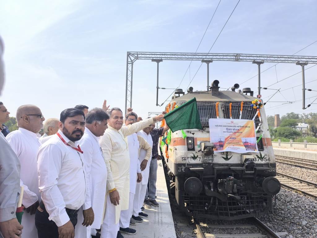 MLA Vinod Bhayanas Efforts Bear Fruit Hisar Indore Express Train to Now Halt in Hansi